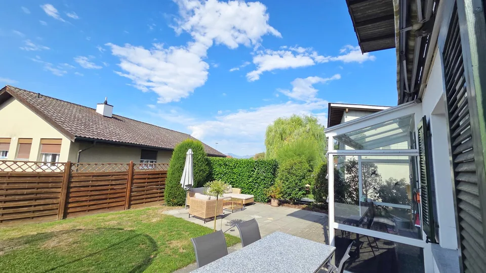 Maison unifamiliale dépendante de 4,5 pièces avec appentis et garage dans un bonne situation macro – photo 14 sur 18