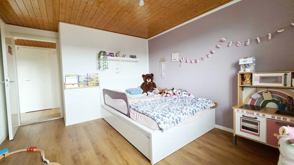 Maison unifamiliale dépendante de 4,5 pièces avec appentis et garage dans un bonne situation macro – photo 10 sur 18