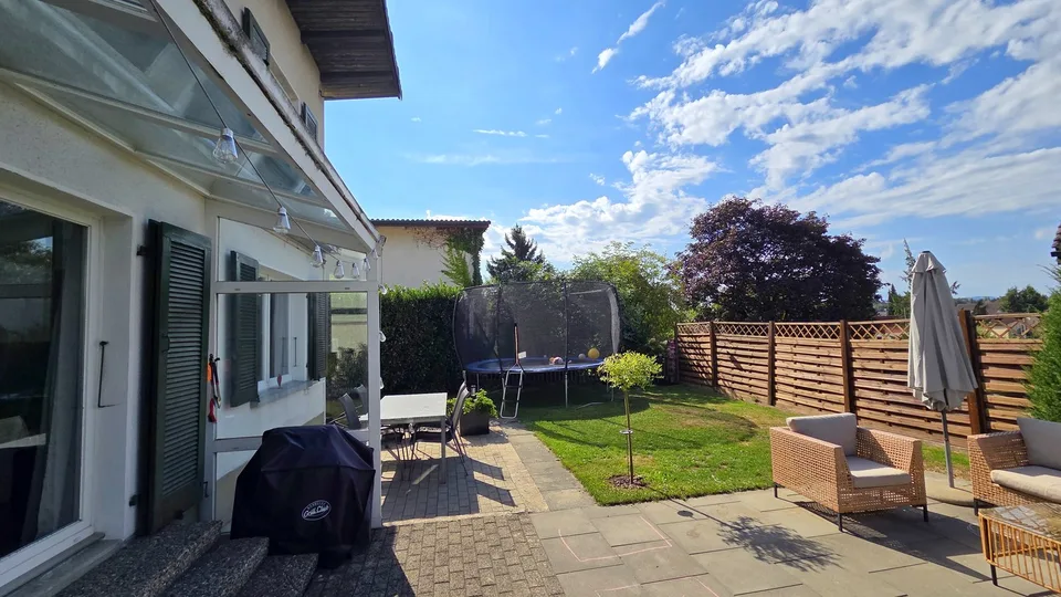 Maison unifamiliale dépendante de 4,5 pièces avec appentis et garage dans un bonne situation macro – photo 15 sur 18