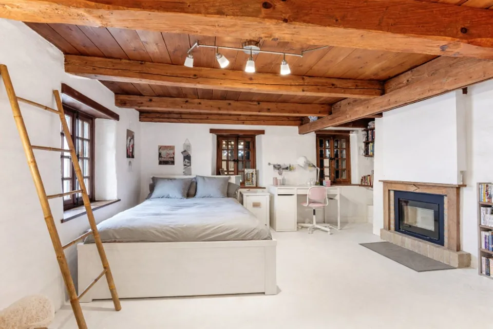 Charaktervolles Dorfhaus mit Dachbalkon und sehr schöner Aussicht – Foto 7 von 13