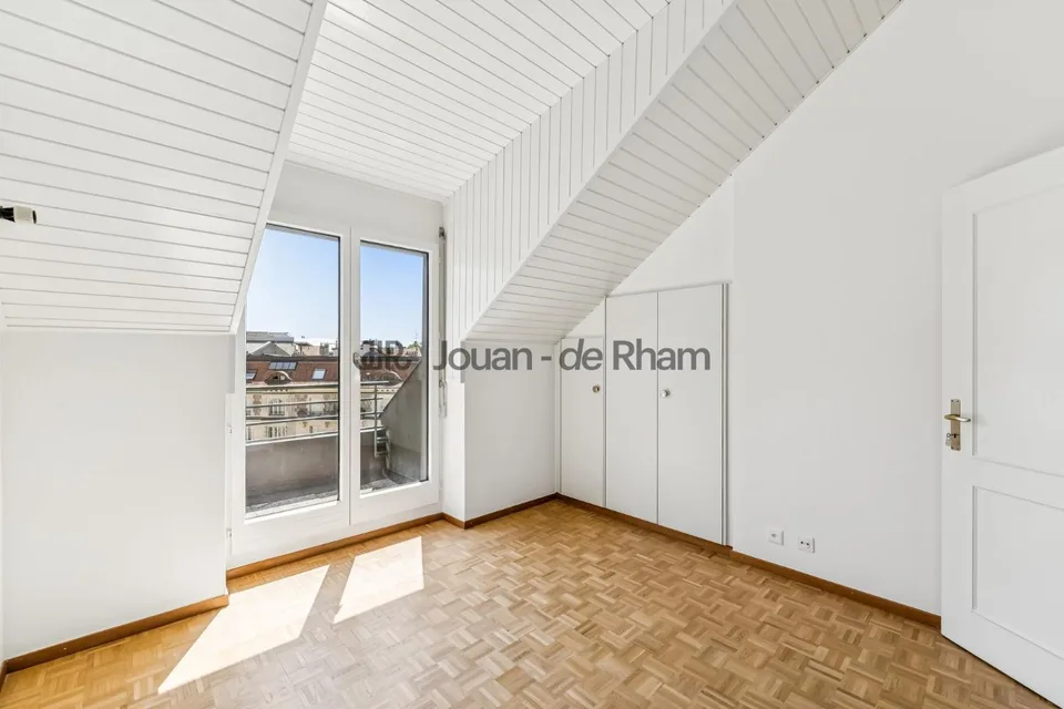 Malagnou | Spacieux appartement rénové au coeur de Genève – photo 9 sur 13