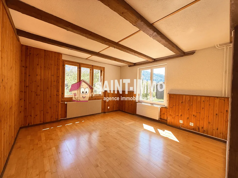 Chalet con due appartamenti (3 & 6.5 locali) con giardino alberato di 840 m2, terrazza e garage – foto 6 di 25