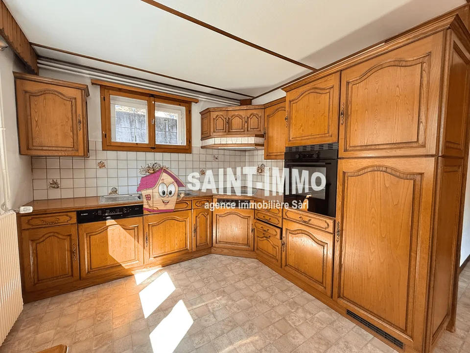Chalet con due appartamenti (3 & 6.5 locali) con giardino alberato di 840 m2, terrazza e garage – foto 8 di 25