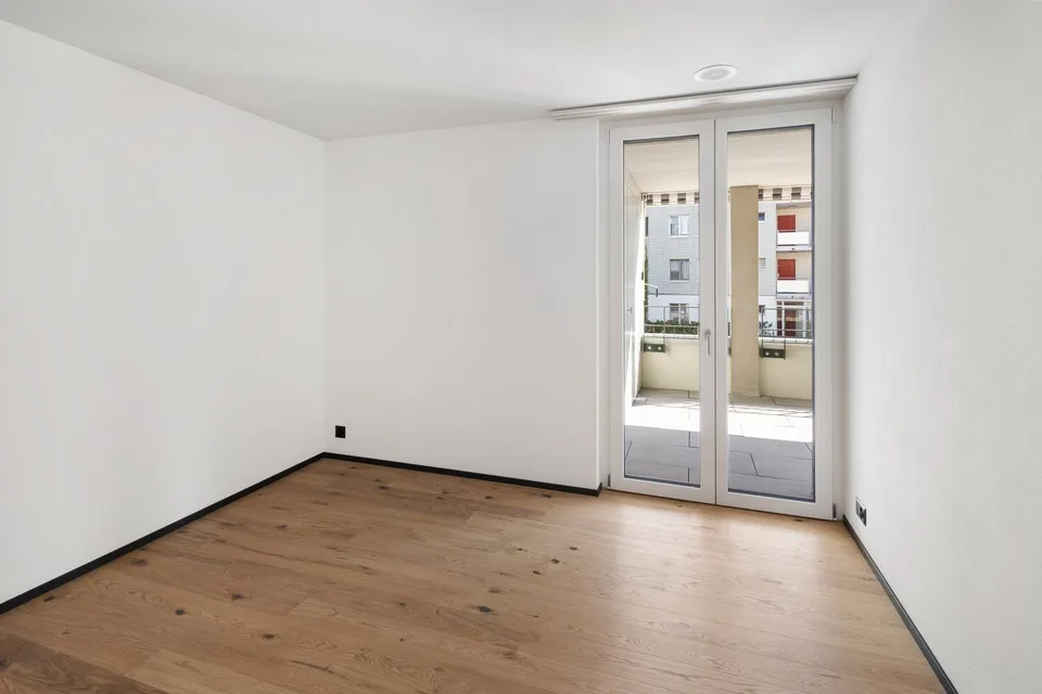 New Build: Large, Stylish 4.5-Room Apartment with Balcony and Loggia