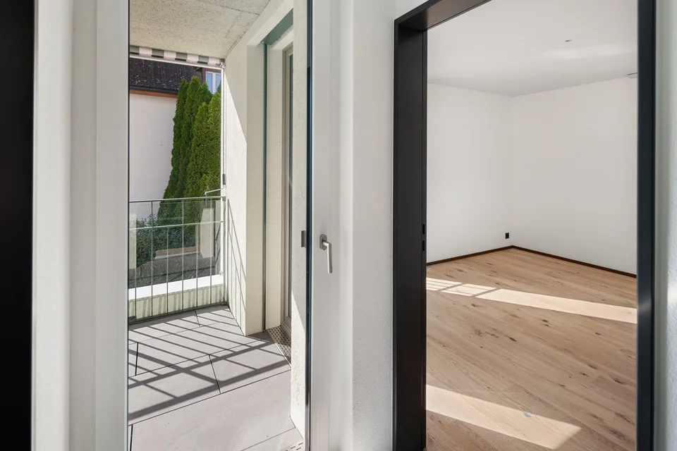 New Build: Large, Stylish 4.5-Room Apartment with Balcony and Loggia