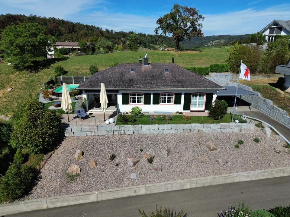 6.5 Room Single-Family House with Beautiful View – photo 10 of 10