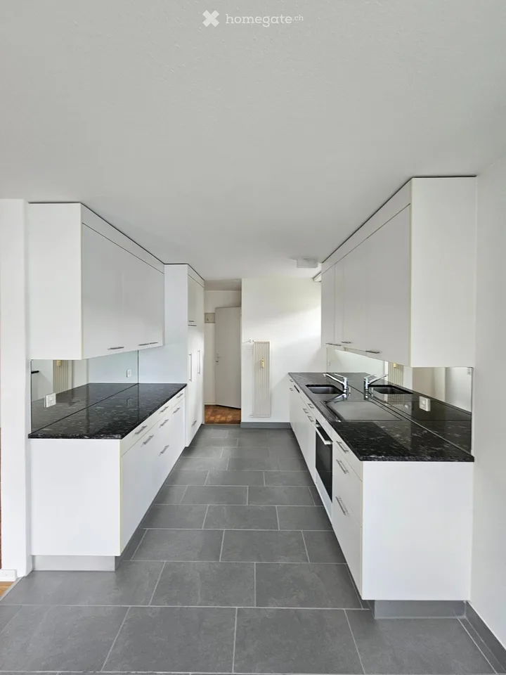 Bel appartement de 4,5 pièces lumineux à Stettlen – photo 2 sur 12