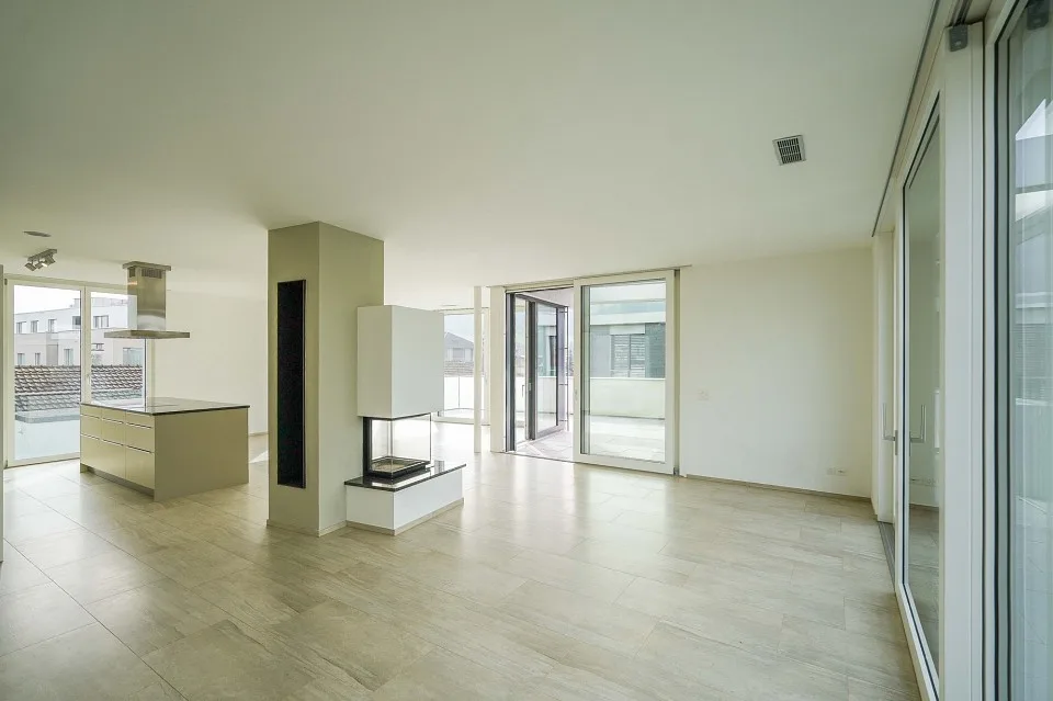 Plaisir de vivre de classe exceptionnelle ! Appartement attique exclusif 4,5 pièces avec ascenseur direct dans l'appartement – photo 13 sur 13