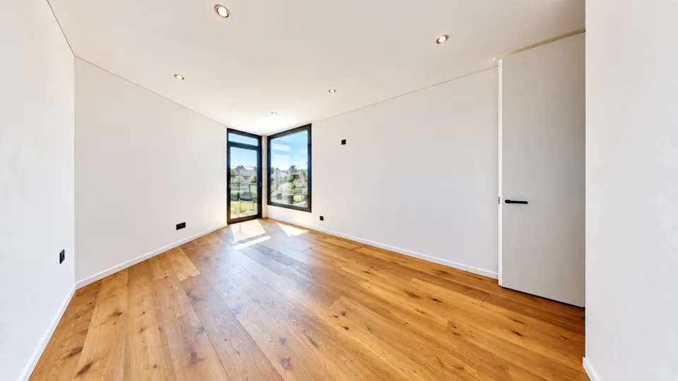 APPARTAMENTO ESCLUSIVO 4.5 LOCALI CON VISTA PANORAMICA E GRANDE ZONA ESTERNA
