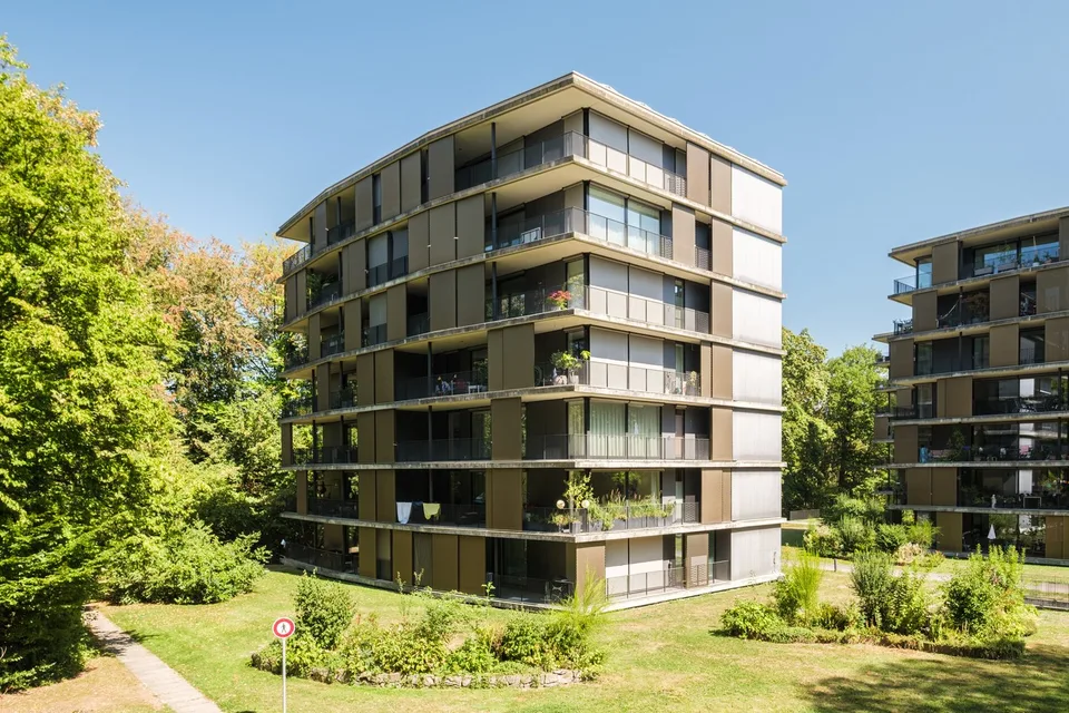 Exklusive 5.5-Zimmer-Wohnung in hervorragender Lage am Rotsee – Foto 2 von 12