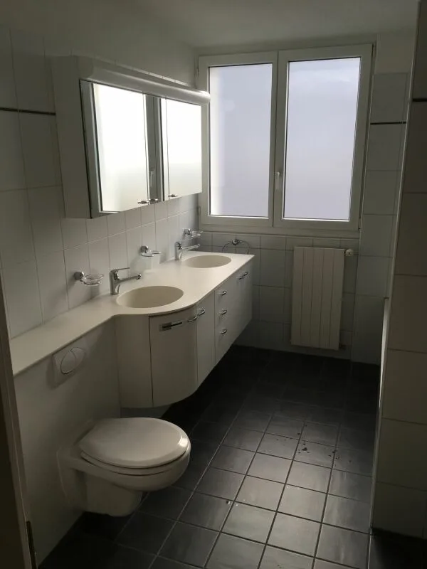 Temporary 4-room apartment (top floor with elevator) with balcony in Küsnacht