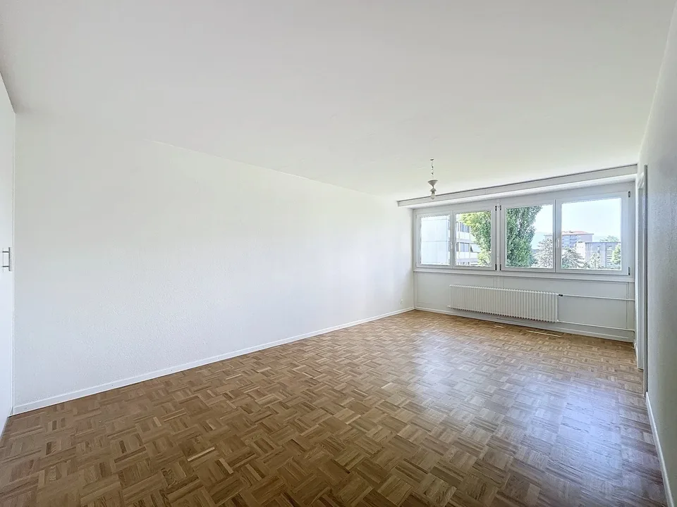 Geräumige 2.5-Zimmer-Wohnung im 4. Stock