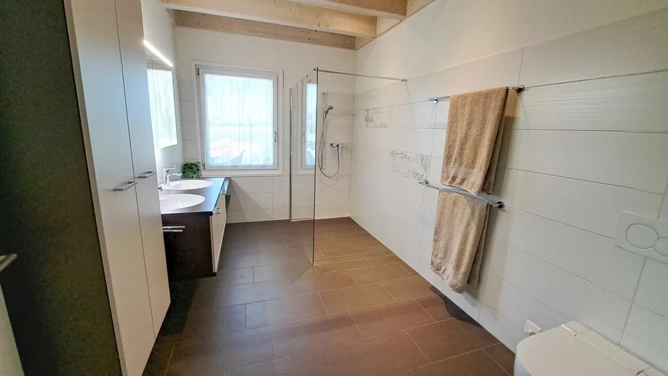 Habiter dans le vert - partie de maison de haute qualité de 4,5 pièces avec jardin idyllique