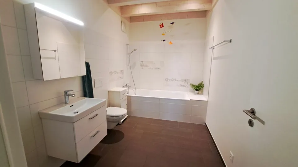 Habiter dans le vert - partie de maison de haute qualité de 4,5 pièces avec jardin idyllique