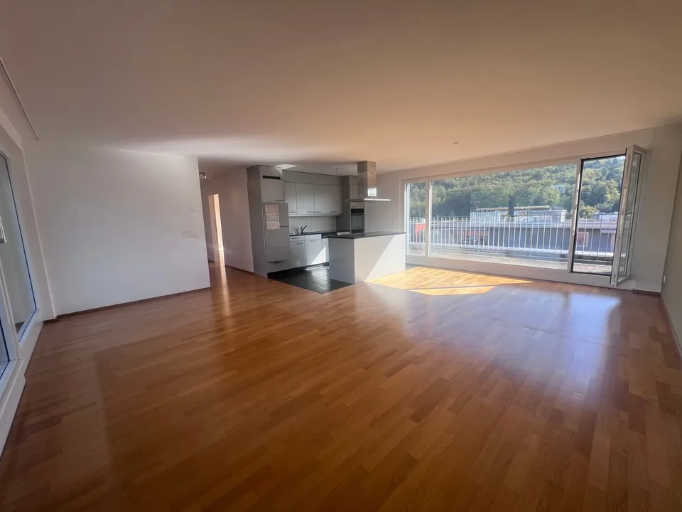 Charmante 2.5-Zimmer-Attikawohnung mit Weitsicht