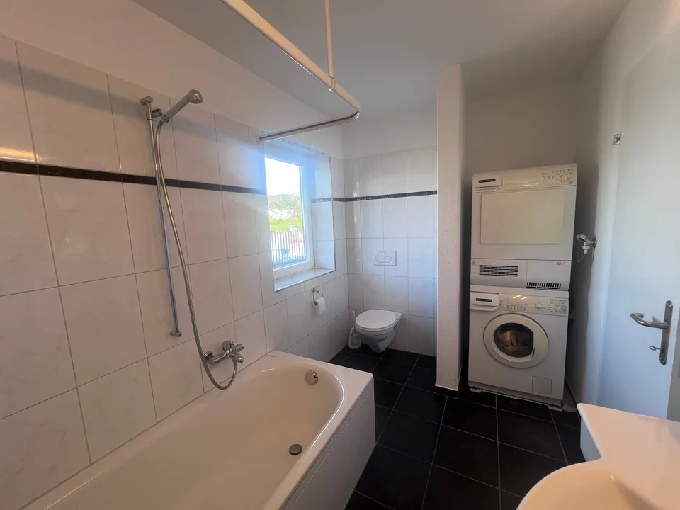 Charmante 2.5-Zimmer-Attikawohnung mit Weitsicht