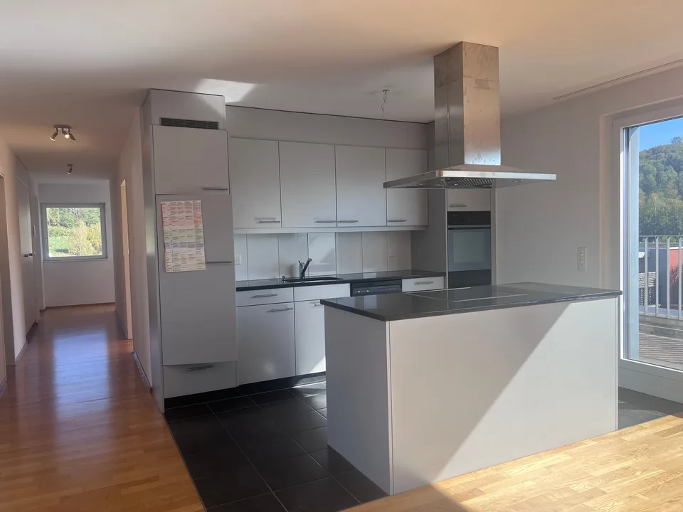 Charmante 2.5-Zimmer-Attikawohnung mit Weitsicht