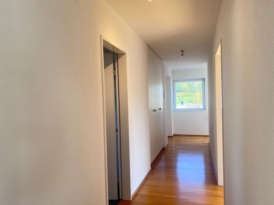 Charmante 2.5-Zimmer-Attikawohnung mit Weitsicht