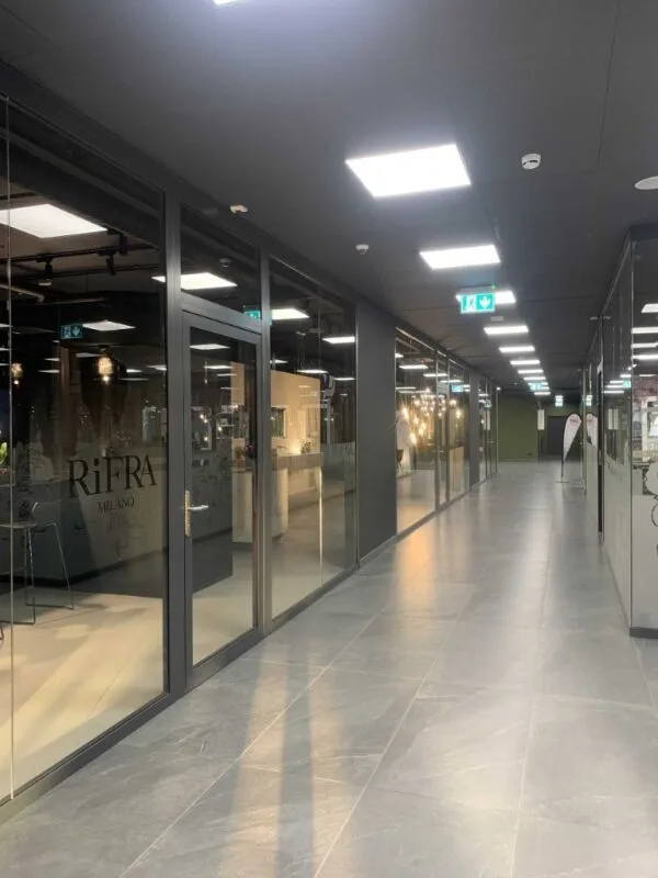 Büro-/Gewerbefläche, Centro Sei (Einheit 8) - Locarno – Foto 2 von 5