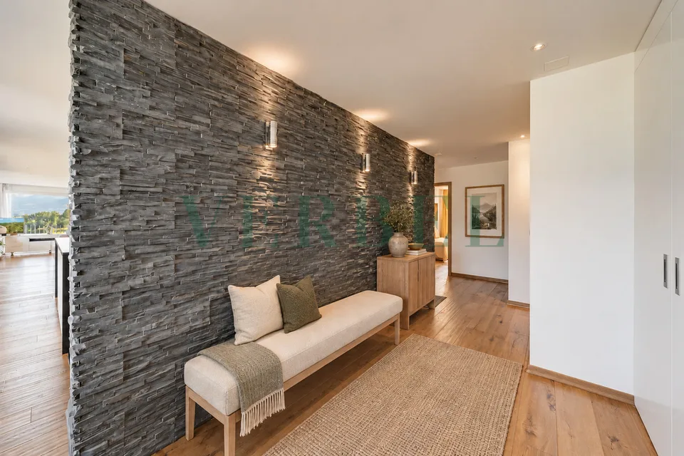 Duplex en attique avec vue exceptionnelle sur lac et montagnes – photo 4 sur 39