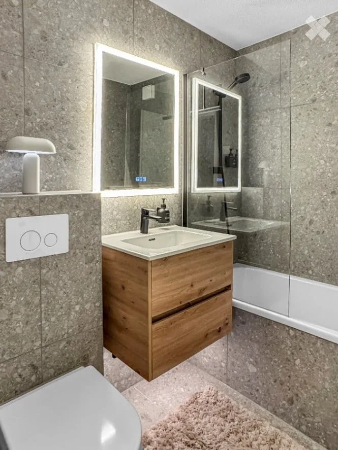Exclusive furnished 2.5-room apartment with charm and mountain panorama