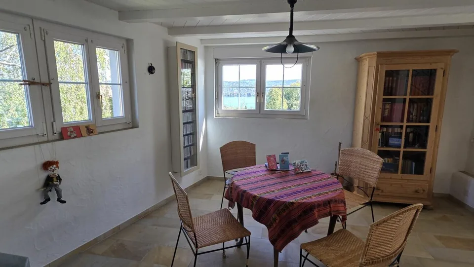 Appartamento attico con vista sul lago e sulla montagna a Rüschlikon – foto 7 di 15