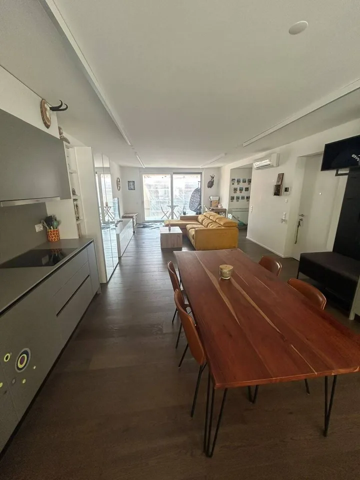 MURALTO, ELEGANTE 2½ IN POSIZIONE CENTRALE – foto 5 di 11