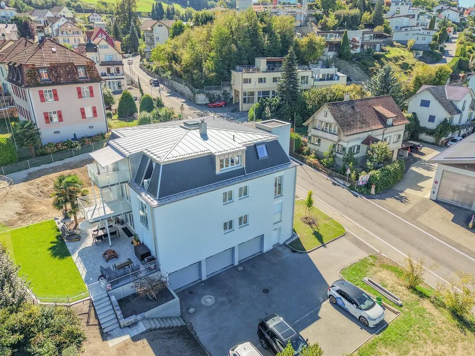 Neu sanierte, grosszügige 4.5- Zi. Wohnung im 1. OG mit Lift – Foto 4 von 13