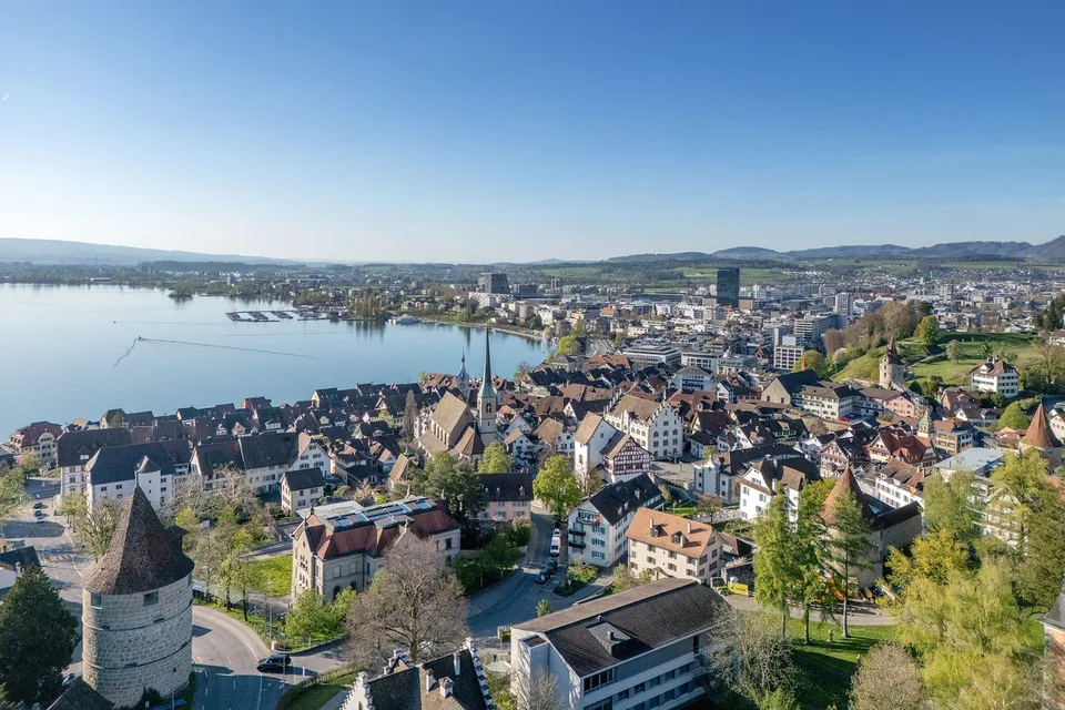 Une villa exceptionnelle et prestigieuse à Zug – photo 2 sur 2