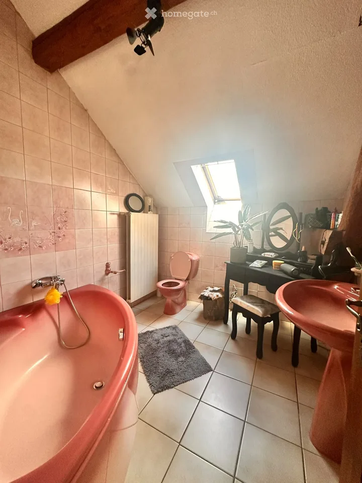 Großes Apartment +100 m² zur Renovierung in La Chaux-de-Fonds – Foto 2 von 5
