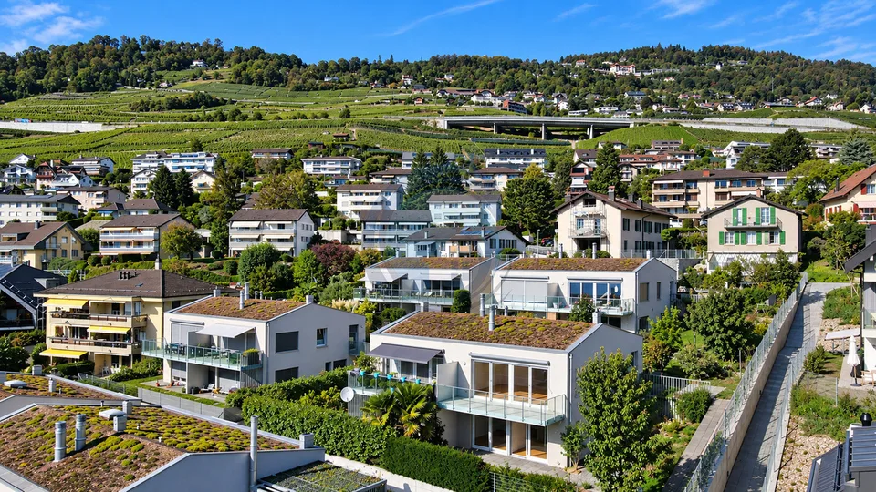 VILLA JUMELÉE AVEC VUE PANORAMIQUE SUR LE LAC ET JARDIN PRIVATIF – photo 2 sur 22