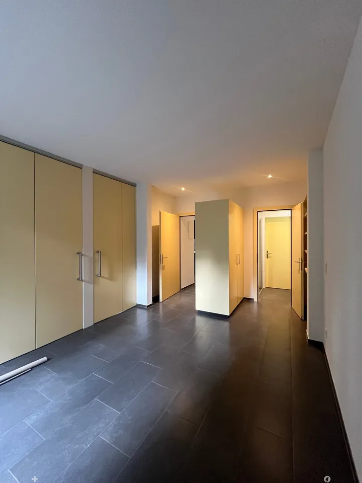 Renovierte 2.5-Zimmer-Altbauwohnung / Appartement rénové de 2,5 pièces – Foto 5 von 9