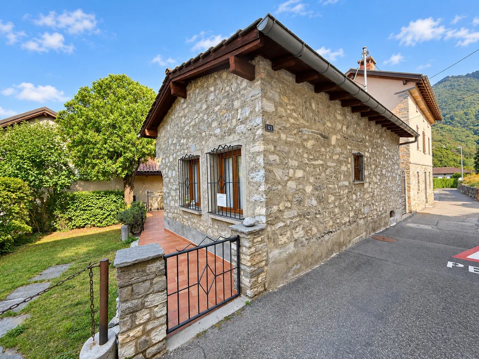 Maison rustique charmante au cœur de Bré – photo 12 sur 12