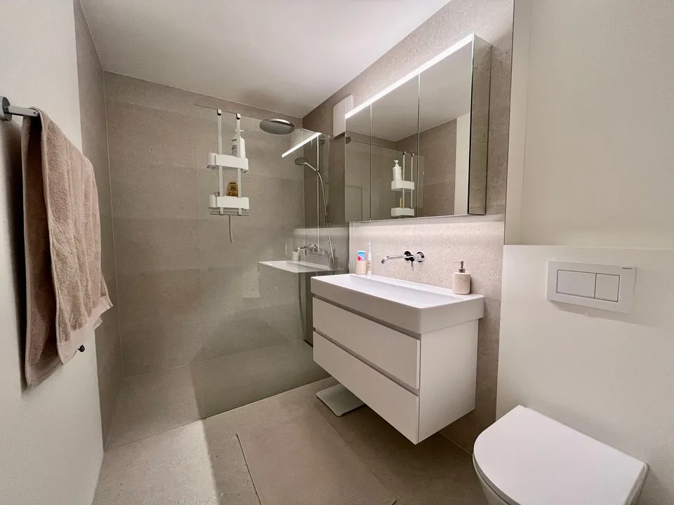 AB 01.11.2026 / 3.5-Zimmer-Wohnung an bester Lage im Kanton Zug / unbefristet – Foto 8 von 9