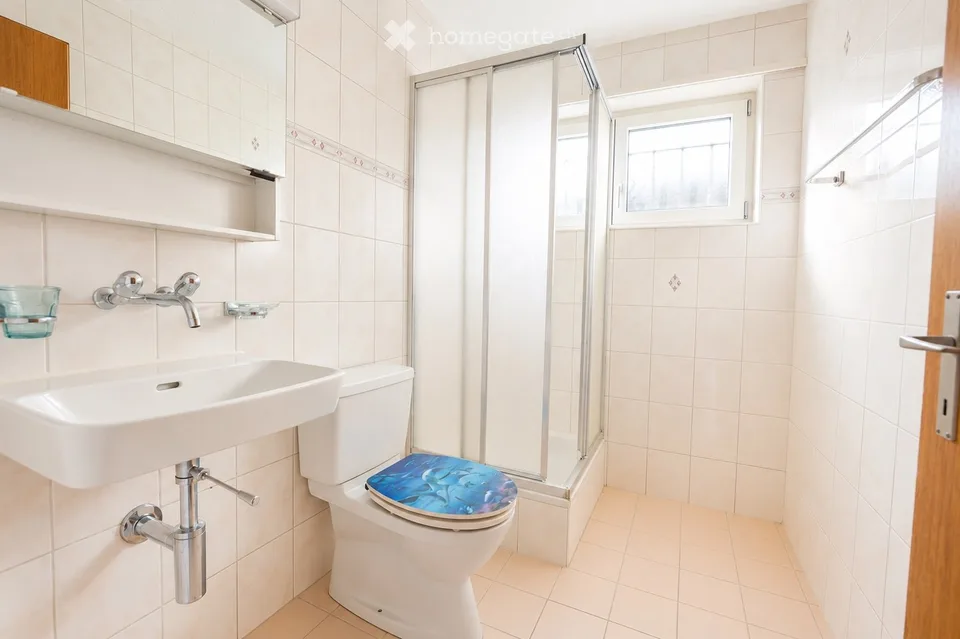 Wohnkomfort in Bösingen 6.5-Zi.-EFH mit Wintergarten – Foto 2 von 12