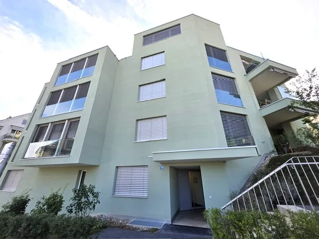 Modern 4.5-room apartment with balcony – photo 2 of 16