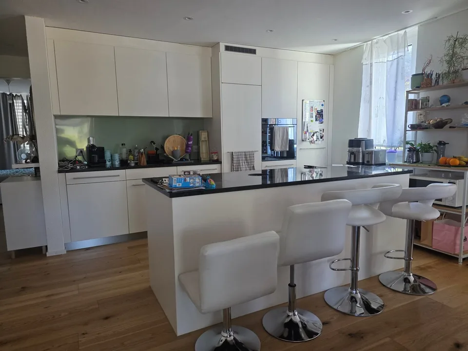 Modern 4.5-room apartment with balcony – photo 6 of 16
