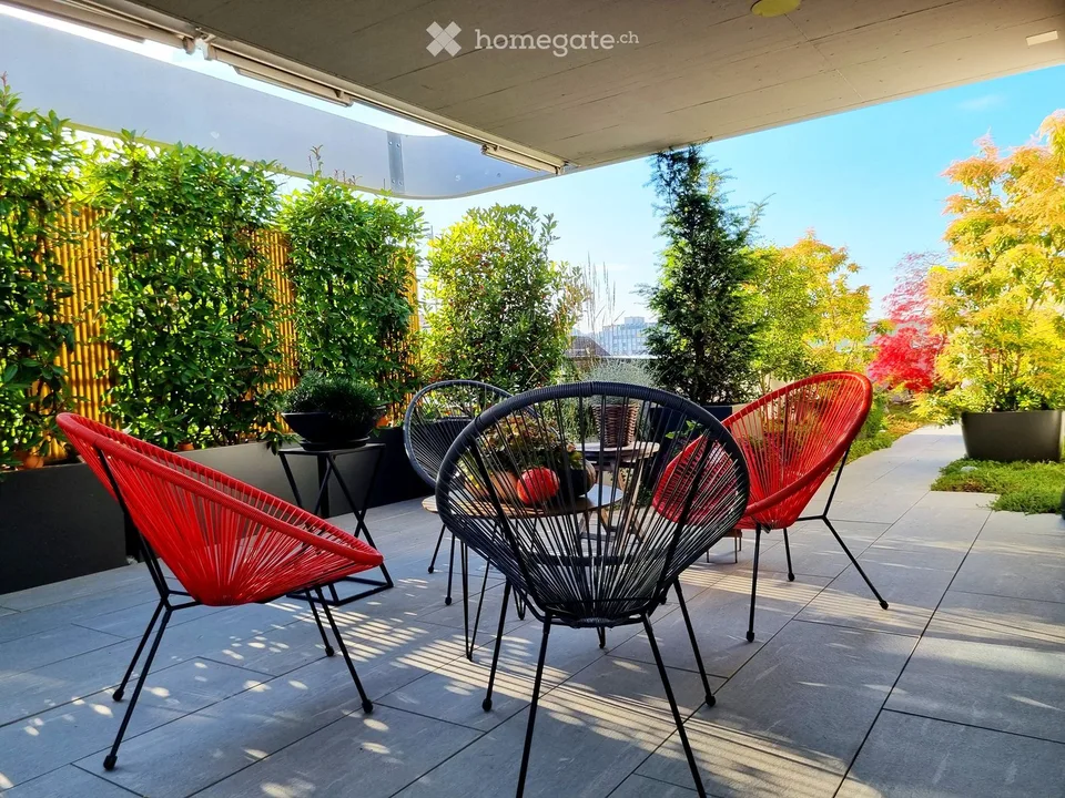 Helle Attikawohnung mit schöner Aussicht, grosser Terrasse und Garten über den Dächern von Wettingen – Foto 6 von 18