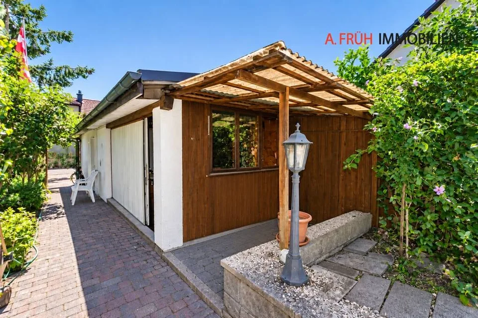 Maison proche de la ville avec idylle de jardin et véranda lumineuse – photo 9 sur 11