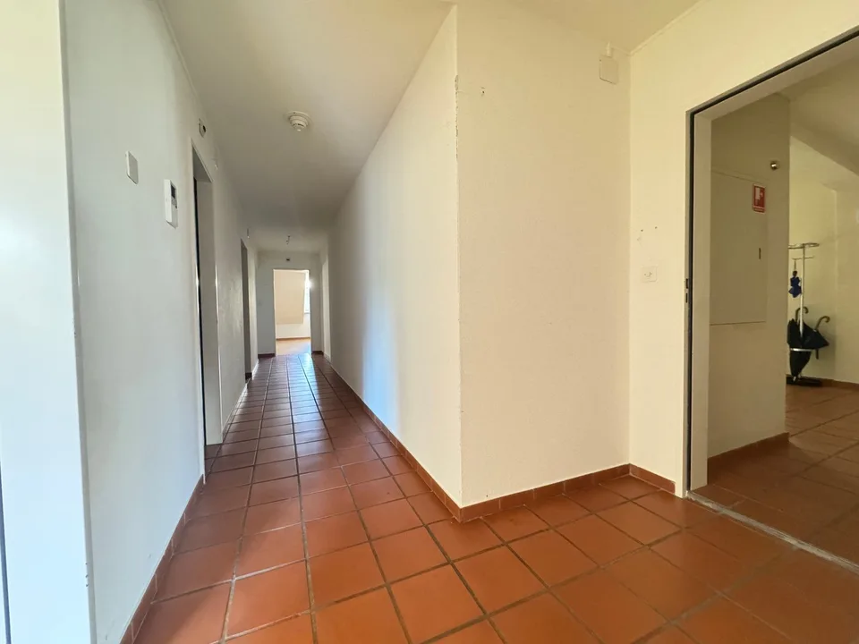 Charmante 3.5-Zimmer-Dachwohnung mitten in der Zürcher Altstadt – Foto 8 von 15