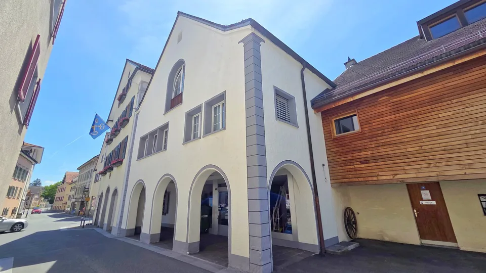 Zwei Wohn- und Geschäftshäuser in der Kernzone (Dorfplatz) von Mels SG – Foto 6 von 19