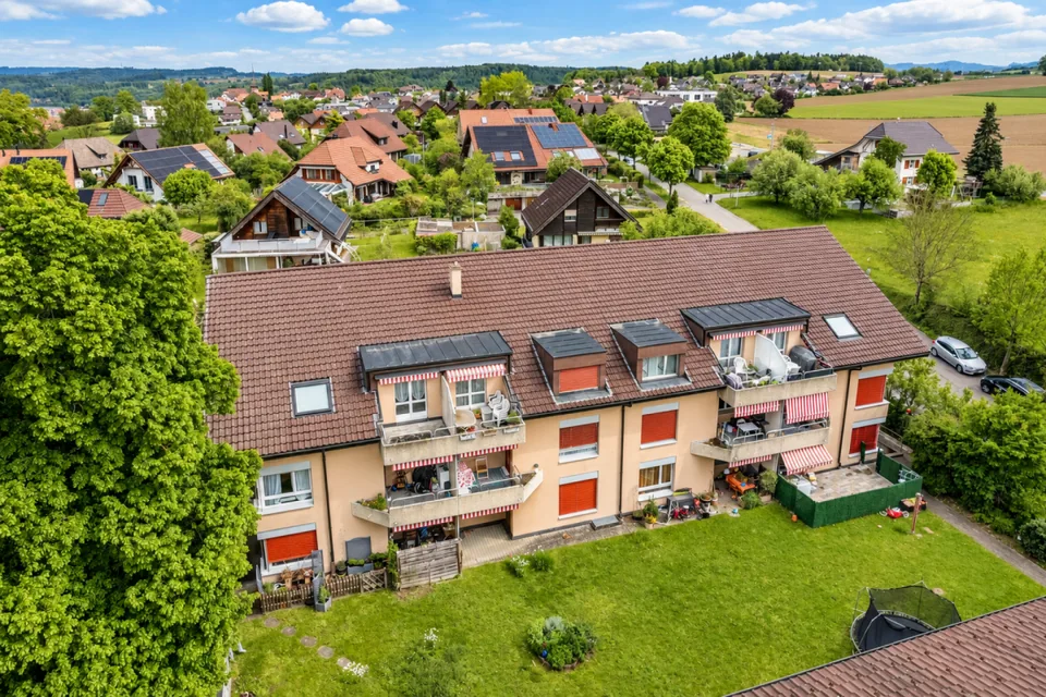 Appartement de 3.5 pces au rez-de-chaussée avec terrasse et pelouse / 3.5-Zimmer-Wohnung im Erdgeschoss mit Terrasse und Rasen Bösingen – photo 4 sur 4