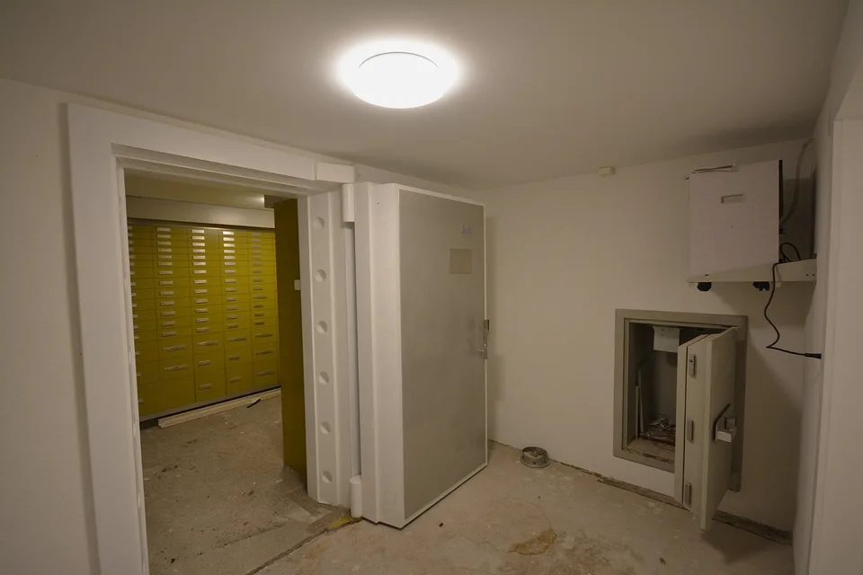 Renoviertes Gebäude, 100% vermietet, Hyperzentrum, mit Tresorraum zur Wertsteigerung – Foto 17 von 17