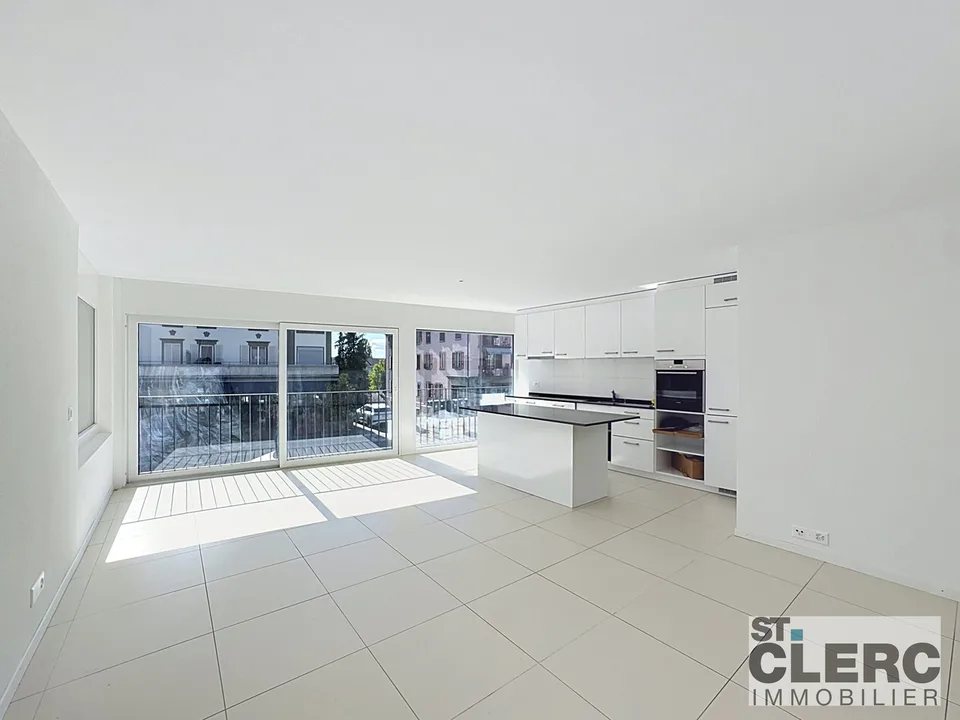 Bello appartamento con grande terrazza – foto 2 di 11