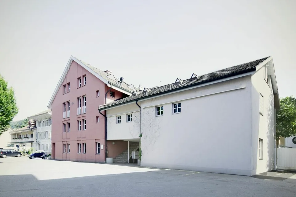 Maison unifamiliale spacieuse avec locaux commerciaux – photo 10 sur 12