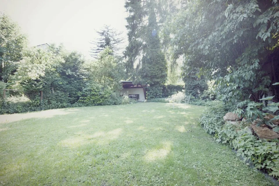 Maison unifamiliale spacieuse avec locaux commerciaux – photo 12 sur 12