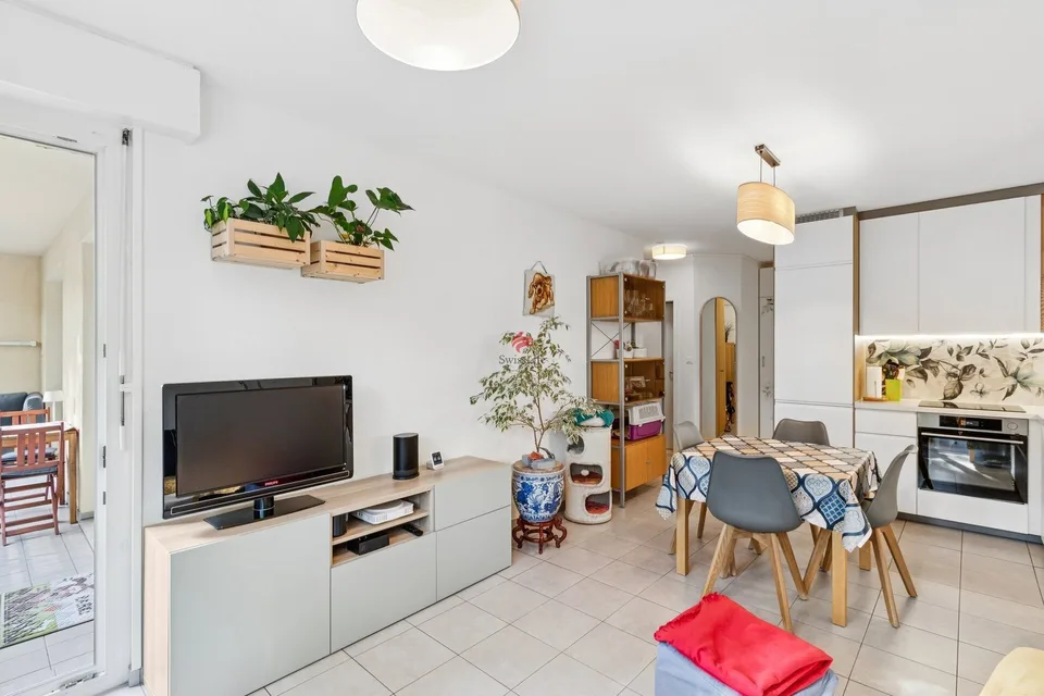 Das schöne Leben in Chailly: 3.5 Zimmer mit allem Komfort – Foto 2 von 11