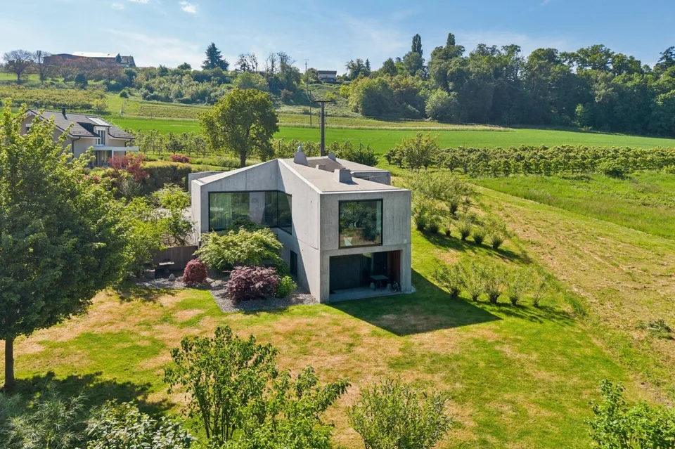 Villa im modernen Architekturstil in einem bevorzugten Umfeld – Foto 11 von 12