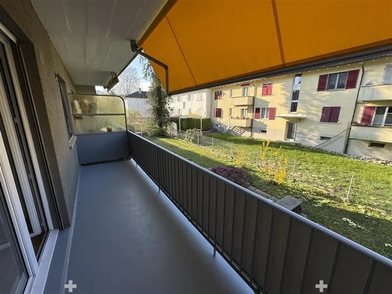 Appartamento luminoso 3.5 locali con balcone a Biel – disponibile da dicembre 2026 – foto 6 di 7