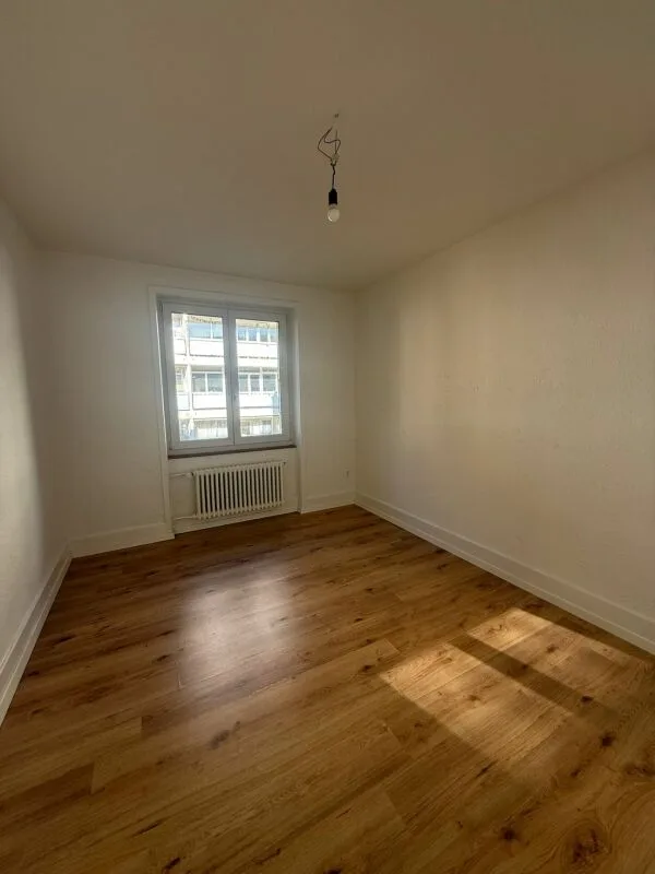 St-Imier, joli appartement de 2.5 pièces avec balcon – photo 3 sur 5